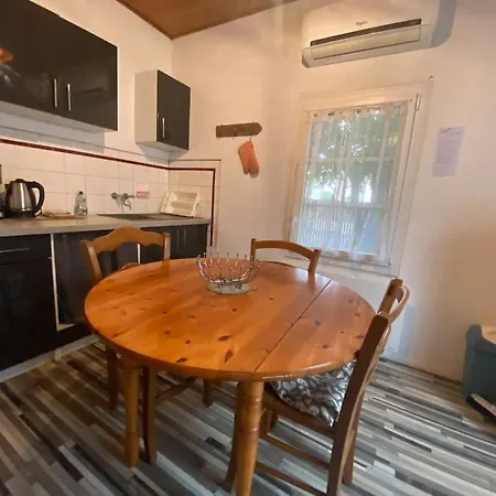 דירה La Maisonnette Du Jardin Cache *