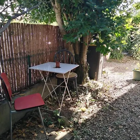 La Maisonnette Du Jardin Cache * מרמנדה