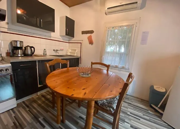 דירה La Maisonnette Du Jardin Cache *