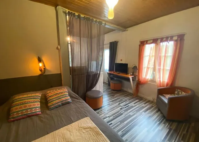 La Maisonnette Du Jardin Cache 公寓