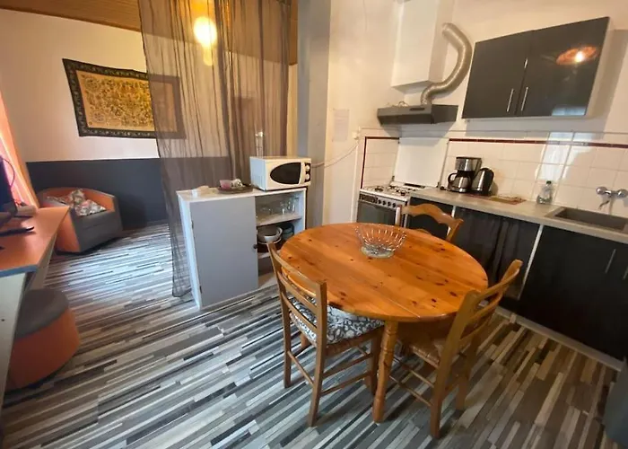 La Maisonnette Du Jardin Cache דירה מרמנדה