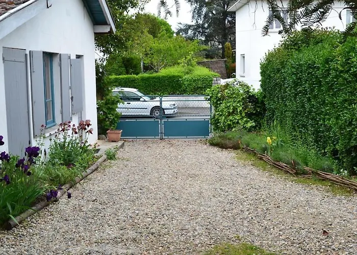 La Maisonnette Du Jardin Cache 马尔芒德