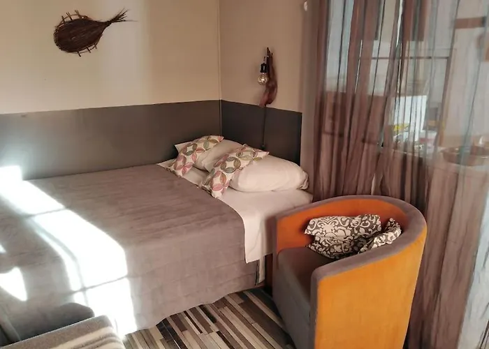 La Maisonnette Du Jardin Cache *